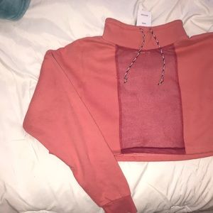 Long sleeve crop top